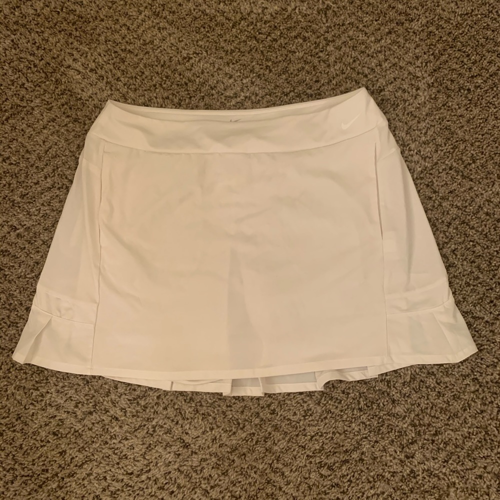 NWOT Nike athletic skort L